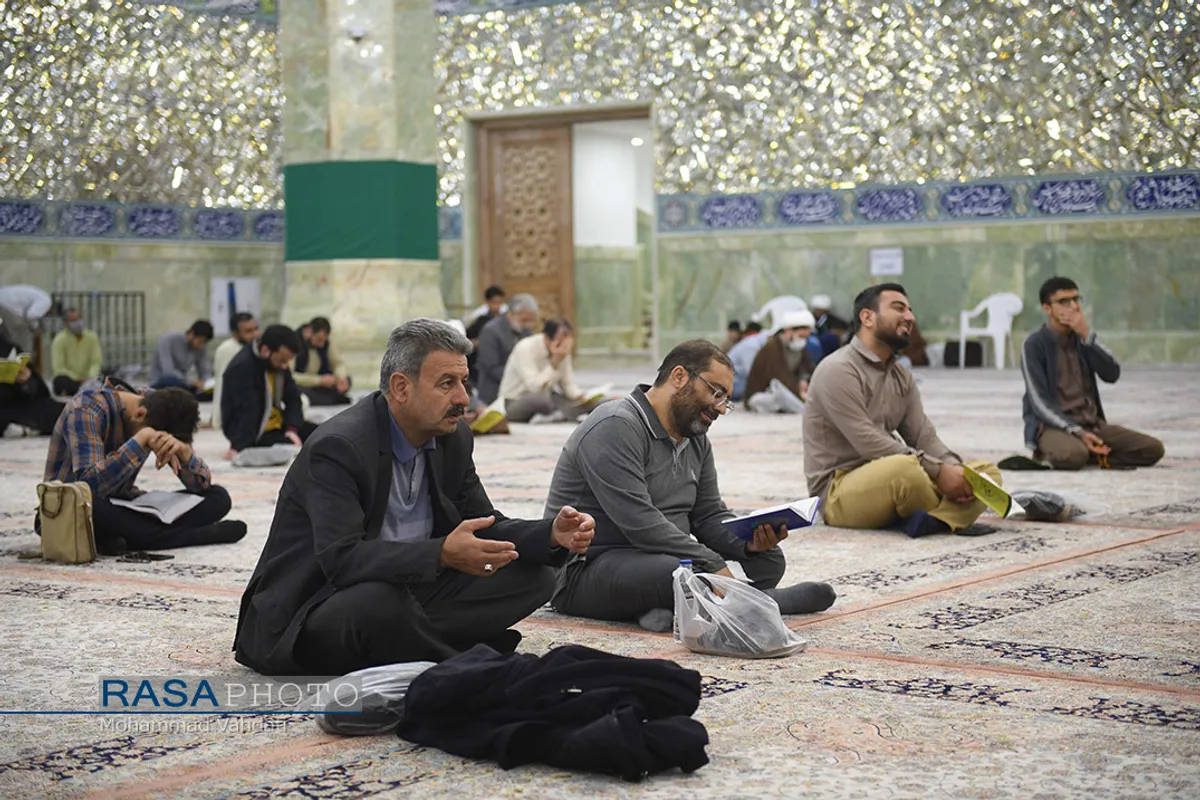 مراسم قرائت کامل دعای ابوحمزه&zwnj;ثمالی در حرم کریمه اهلبیت (ع)