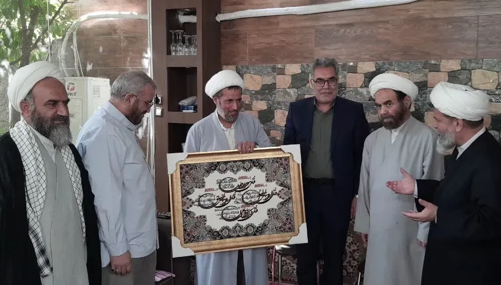 نشست هم‌اندیشی جامعه اساتید حوزه علمیه فارس با محوریت مسائل فرهنگی و اجتماعی