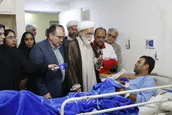 عیادت نماینده رهبر انقلاب از مصدومان حادثه بندر شهید رجایی