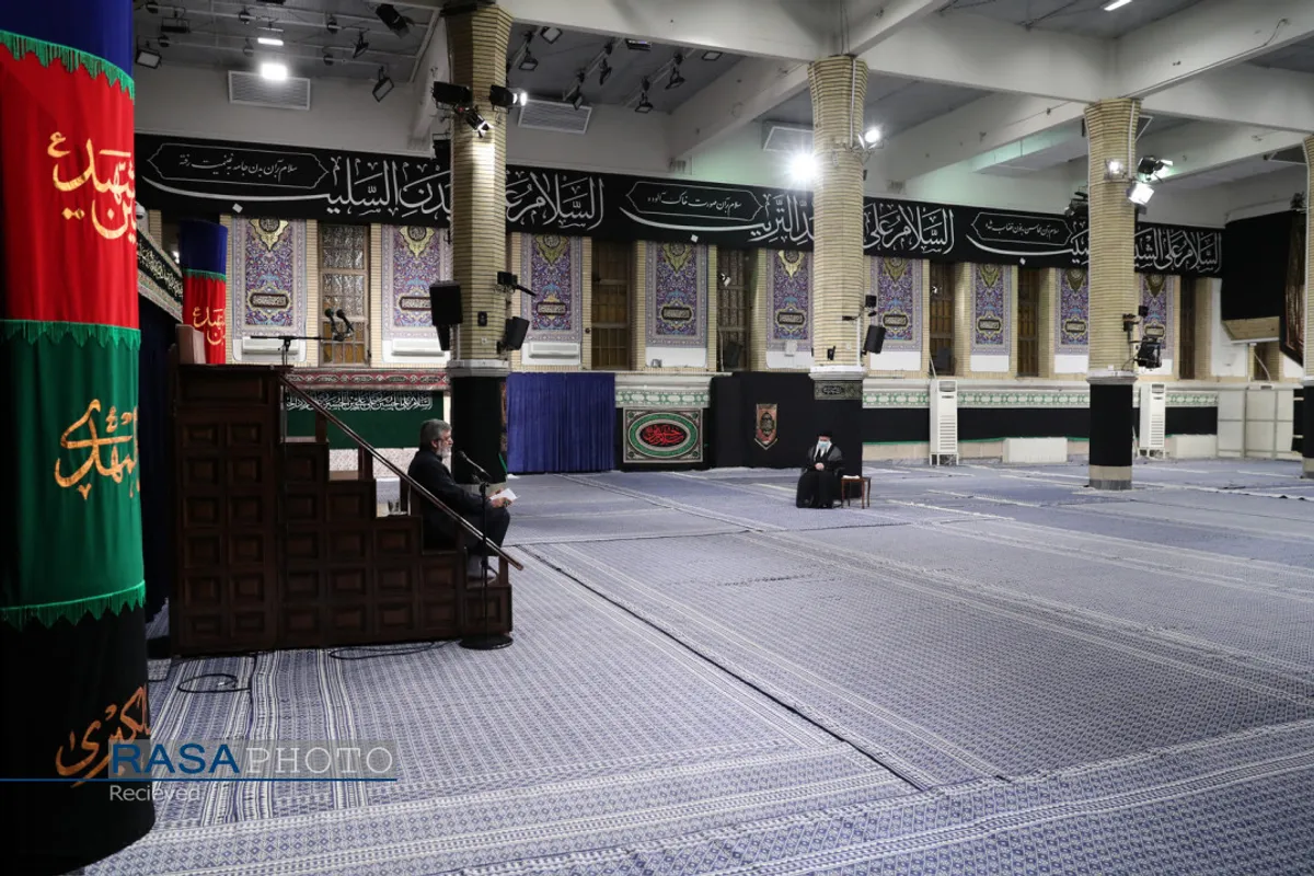 اولین شب مراسم عزاداری حضرت اباعبدالله الحسین (علیه السلام) در حسینیه امام خمینی (ره)