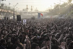 عزاداری زائران اربعین حسینی در کربلا