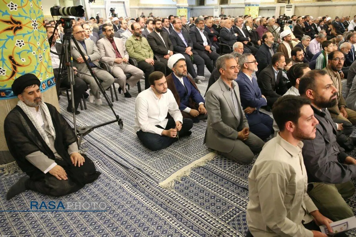 دیدار مسئولان، سفرای کشورهای اسلامی و جمعی از اقشار مختلف مردم با رهبر انقلاب