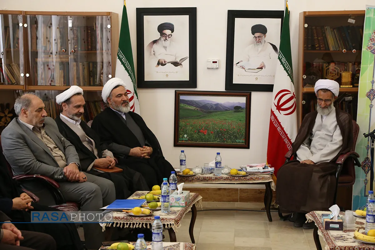 نشست هم اندیشی دستگاه&zwnj;های همکار با حوزه خواهران چهارمحال و بختیاری