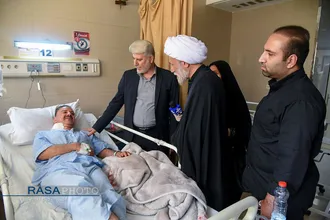 عیادت نماینده، ولی فقیه در استان فارس از جمعی از مجروحین حادثه تروریستی شیراز