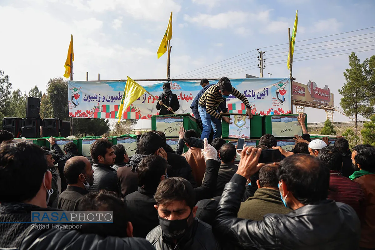 وداع و تشیع پیکر ۱۱ شهید مدافع حرم در قم&lrm;