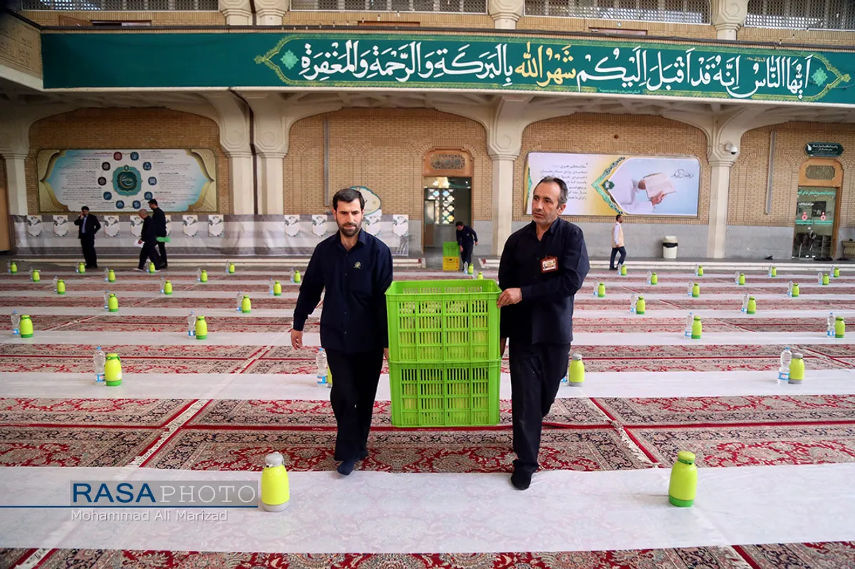 ضیافت افطاری در حرم حضرت فاطمه معصومه (سلام الله علیها)
