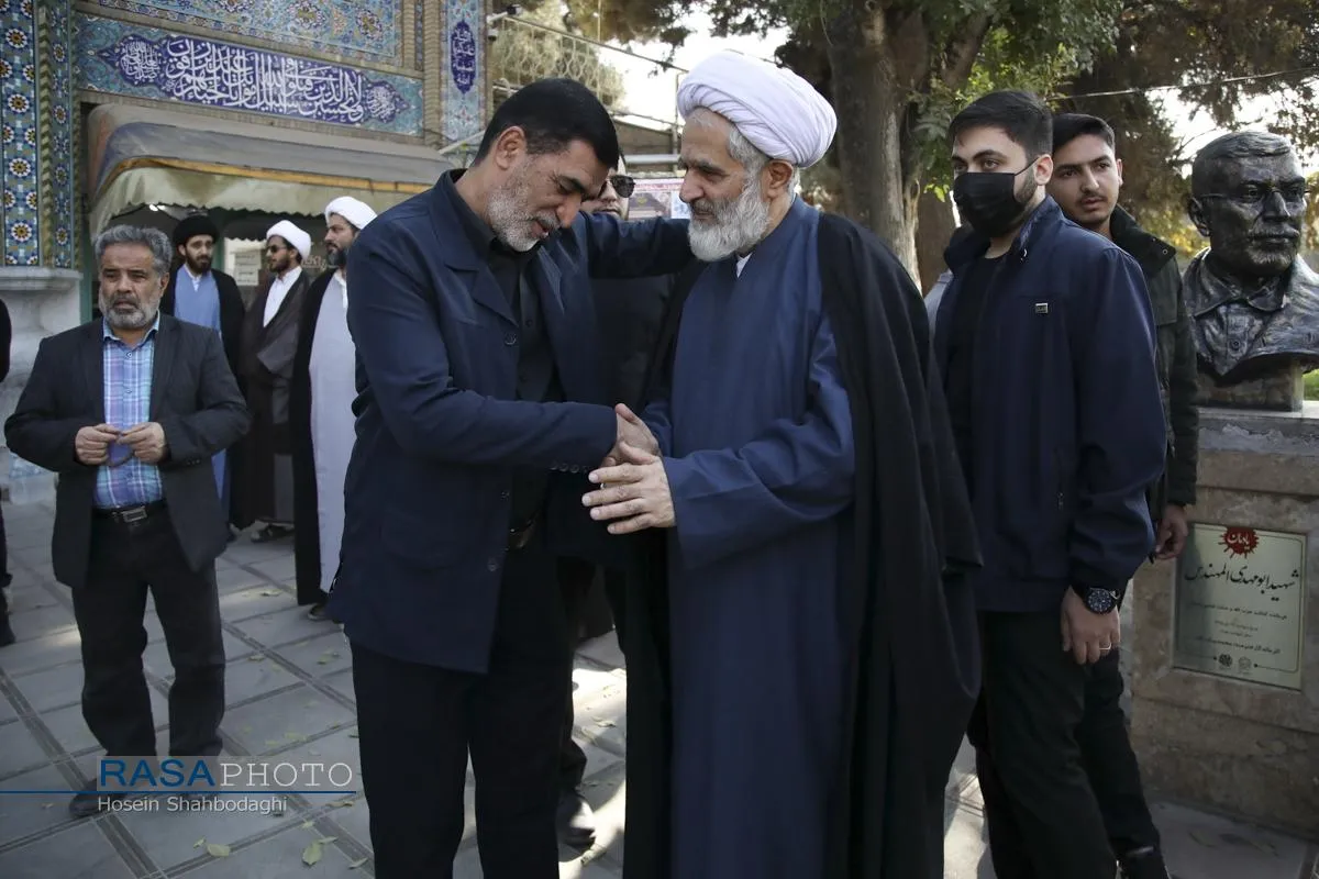 مراسم تشییع و خاکسپاری ابوالشهید حاج&zwnj;آقا عبدالله طائب
