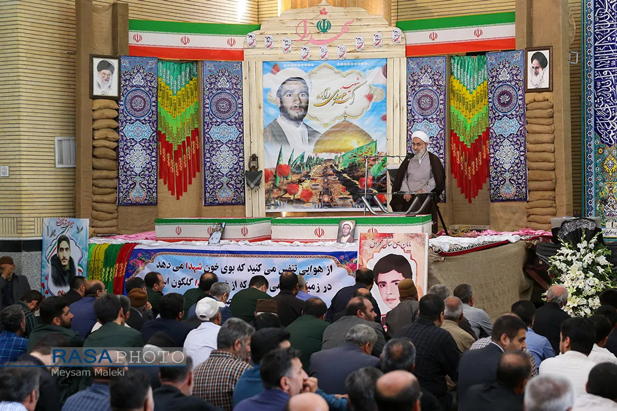 مراسم بزرگداشت روحانی شهید اکبر مهدی&zwnj;زاده در روستای طزرک&lrm; قزوین