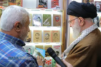بازدید رهبر معظم انقلاب از سی و پنجمین نمایشگاه بین&zwnj;المللی کتاب تهران