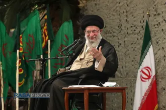 دیدار پیشکسوتان و فعالان دفاع مقدس و مقاومت با رهبر انقلاب