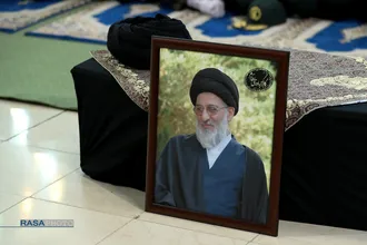 مراسم اقامه نماز بر پیکر آیت&zwnj;الله هاشمی شاهرودی به امامت رهبر انقلاب