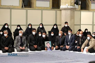 دیدار خانواده شهدای حادثه&zwnj; تروریستی شاهچراغ شیراز با رهبر معظم انقلاب