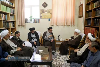 دیدار حجت الاسلام والسملمین خاموشی رئیس ساز مان اوقاف با مراجع تقلید و علما