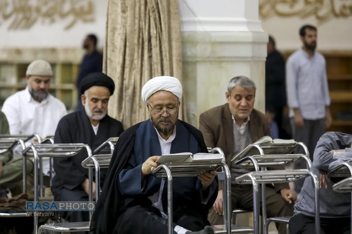 آئین جزء&zwnj;خوانی قرآن کریم در حرم کریمه اهل&zwnj;بیت (ع)