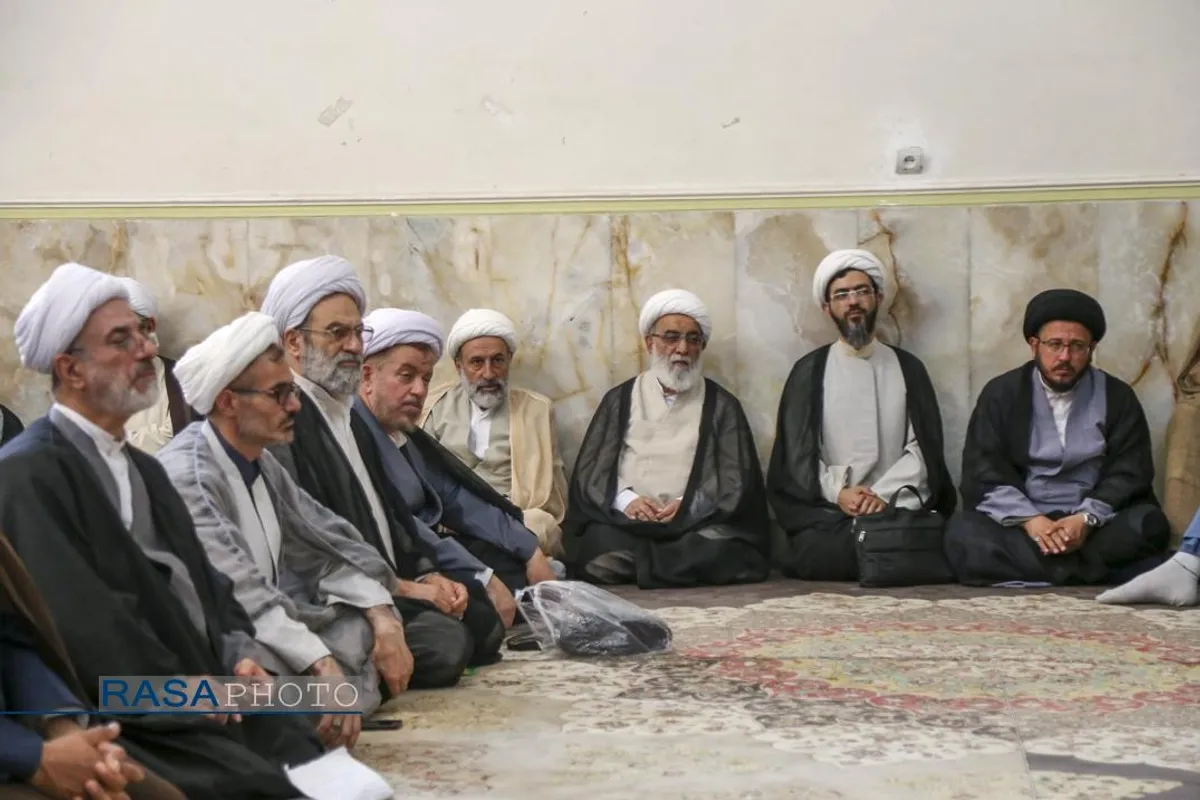 دیدار اعضای مجمع نمایندگان طلاب با آیت الله شب زنده&zwnj;دار