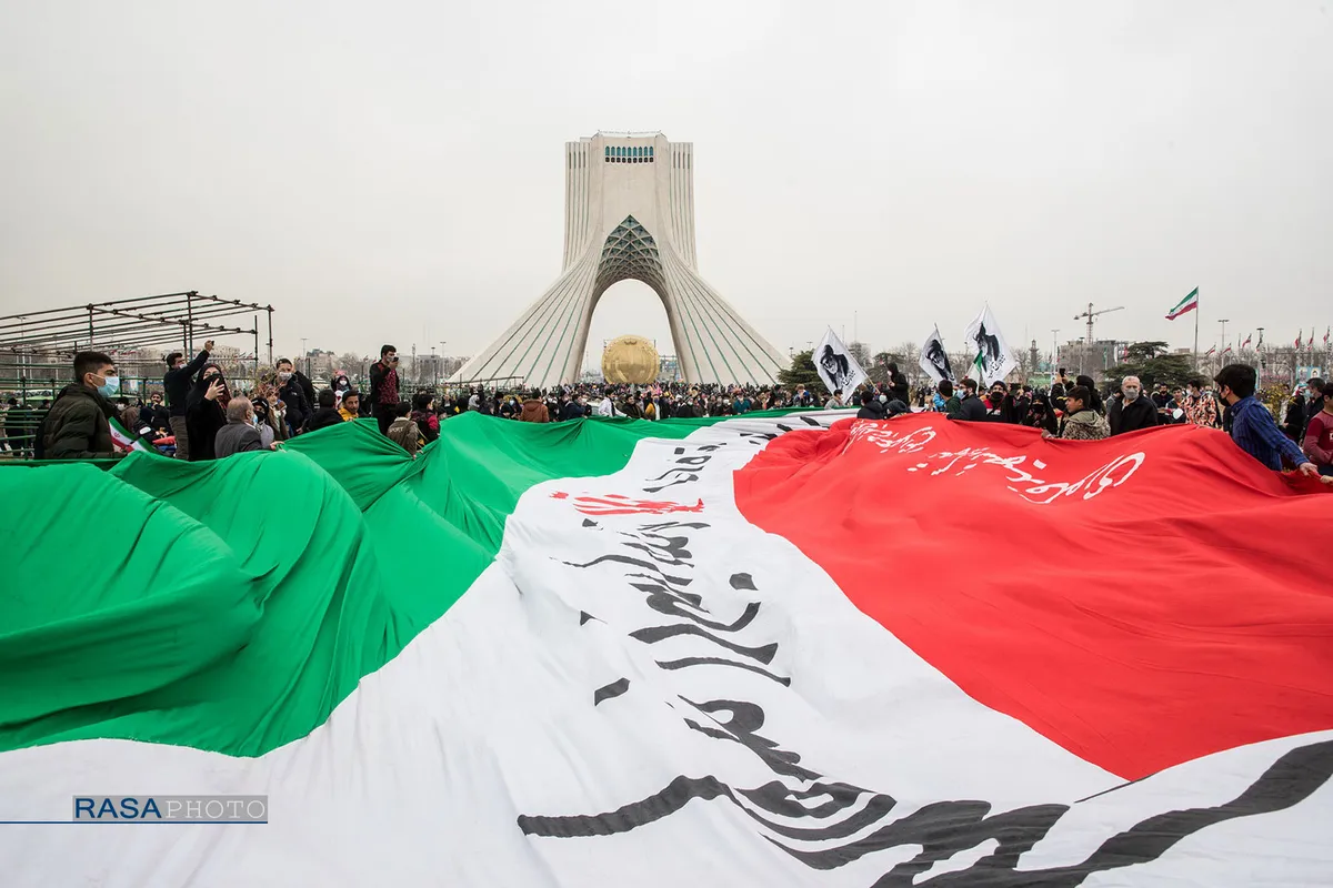 منتخب عکس&zwnj;های خبر گزاری رسا از راهپیمایی ۲۲ بهمن ۱۴۰۰