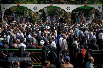 مراسم تشییع پیکر مطهر ۱۵۰ شهید دفاع مقدس در تهران&lrm;