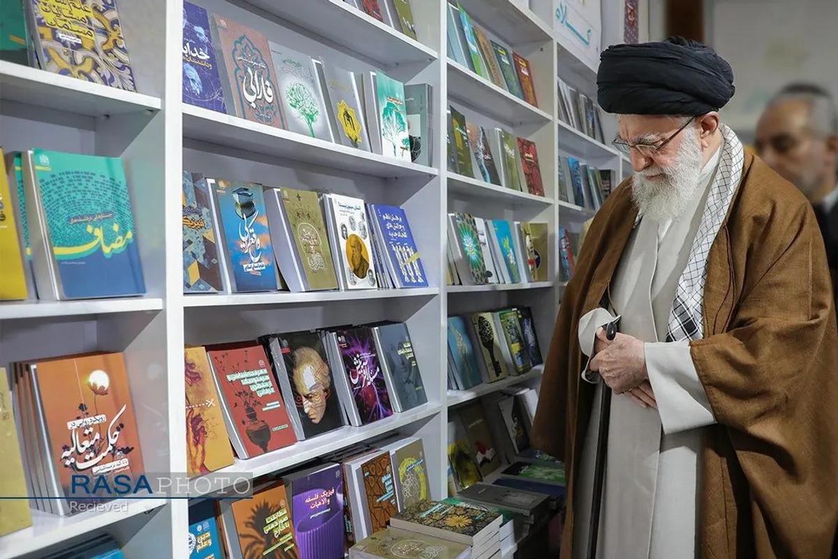 بازدید رهبر معظم انقلاب از سی و پنجمین نمایشگاه بین&zwnj;المللی کتاب تهران