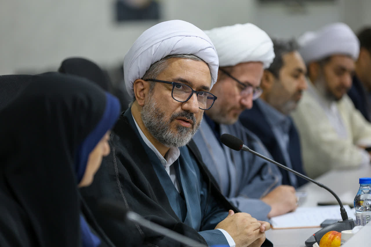 تأکید امام جمعه تبریز بر حفظ وحدت ملی و صیانت از جایگاه اقشار مؤمن و انقلابی+ تصاویر تأکید امام جمعه تبریز بر حفظ وحدت ملی و صیانت از جایگاه اقشار مؤمن و انقلابی+ تصاویر