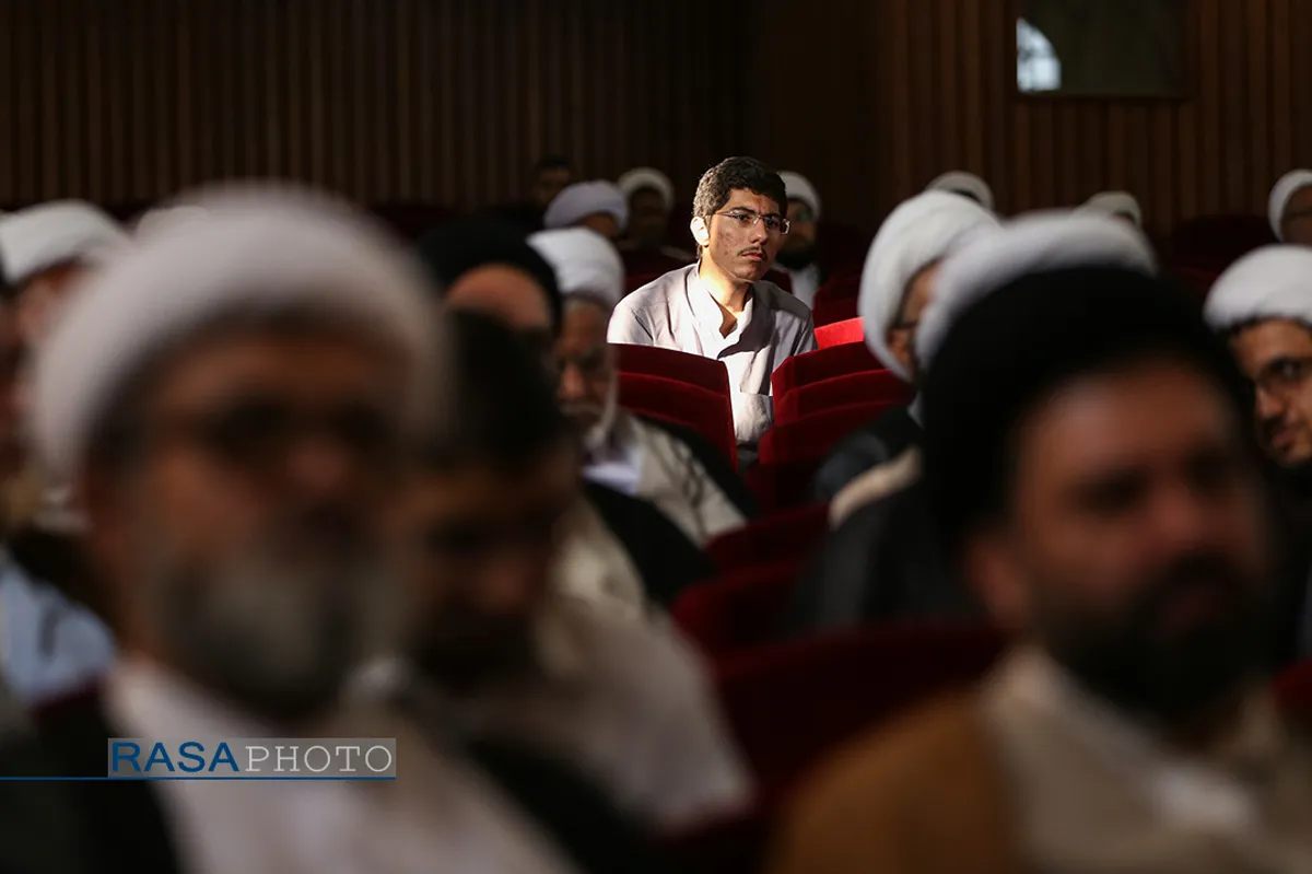 آیین رونمایی کتاب شرح نهج البلاغه متن بیانات حضرت آیت الله خامنه&zwnj;ای با سخنرانی آیت الله اعرافی مدیر حوزه علمیه