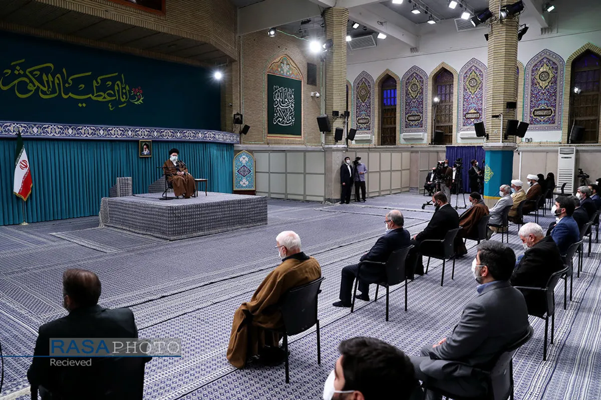 دیدار جمعی از مداحان اهل&zwnj;بیت (علیهم&zwnj;السلام) با مقام معظم رهبری