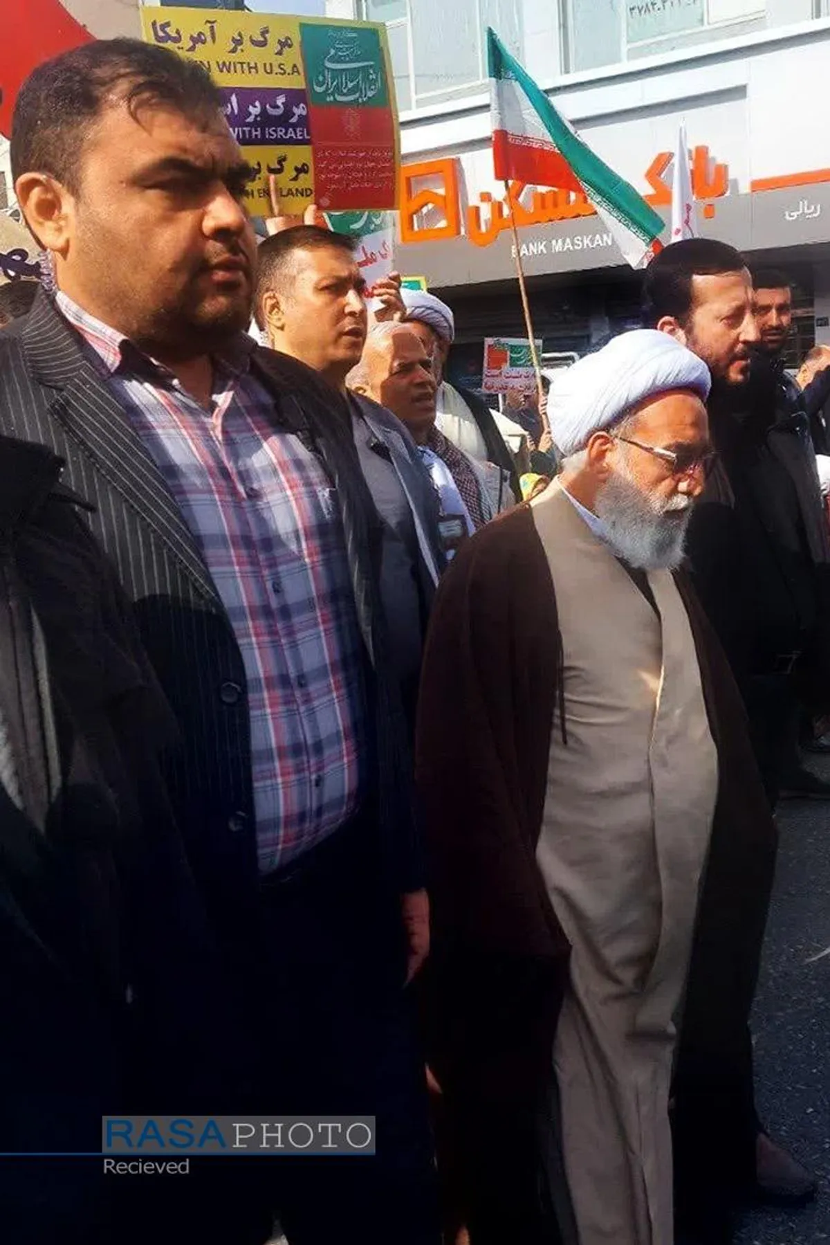 حضور آیت الله شب&zwnj; زنده&zwnj;دار در راهپیمایی یوم الله 22 بهمن