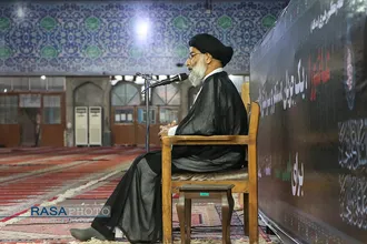 دیدار مداحان و شاعران عرب زبان با نماینده ولی فقیه در آستانه محرم&lrm;