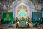 آیین تعویض پرچم گنبد منور رضوی در روز میلاد امام رضا(علیه&zwnj;السلام)