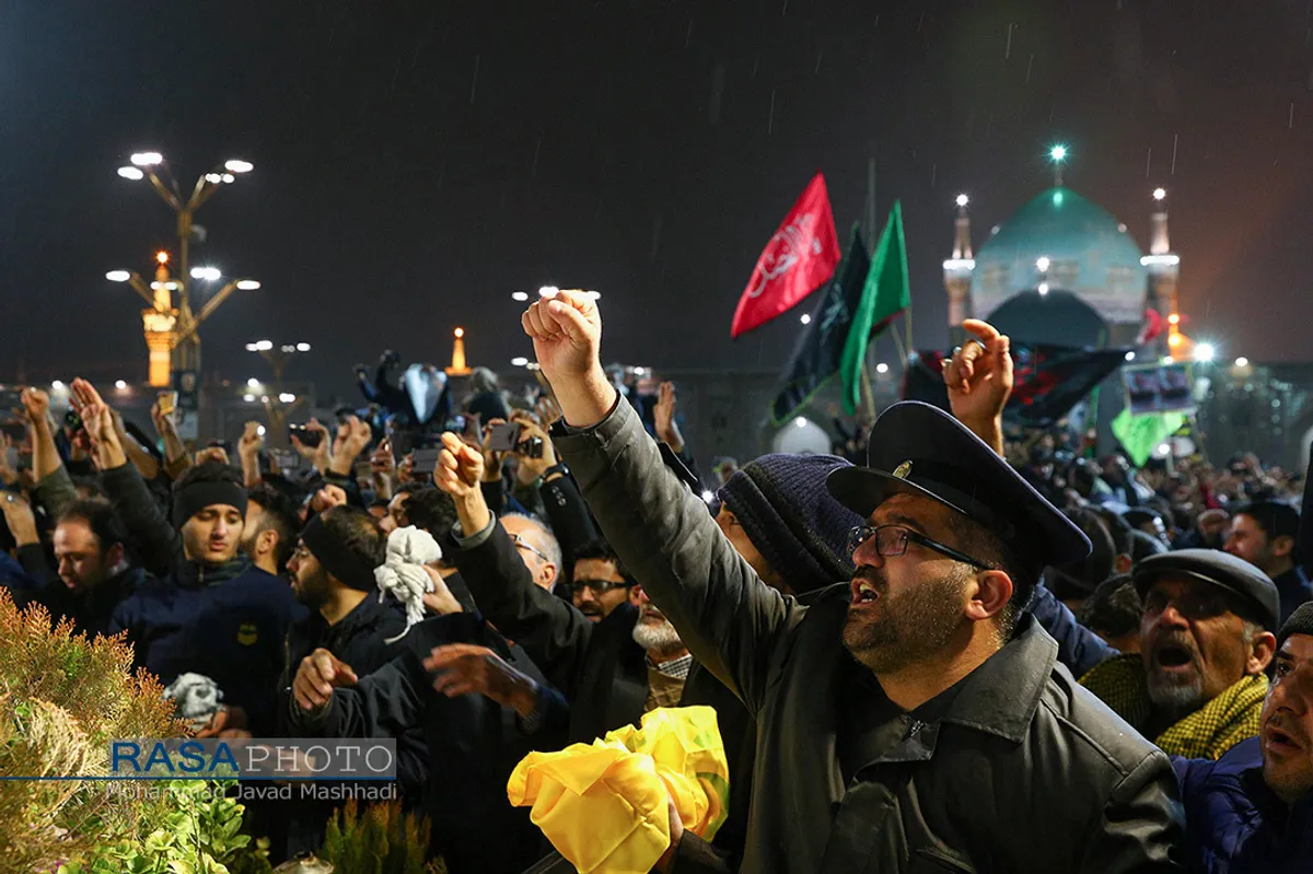 طواف پیکر شهید حاج قاسم سلیمانی و شهداء در مضجع منور رضوی