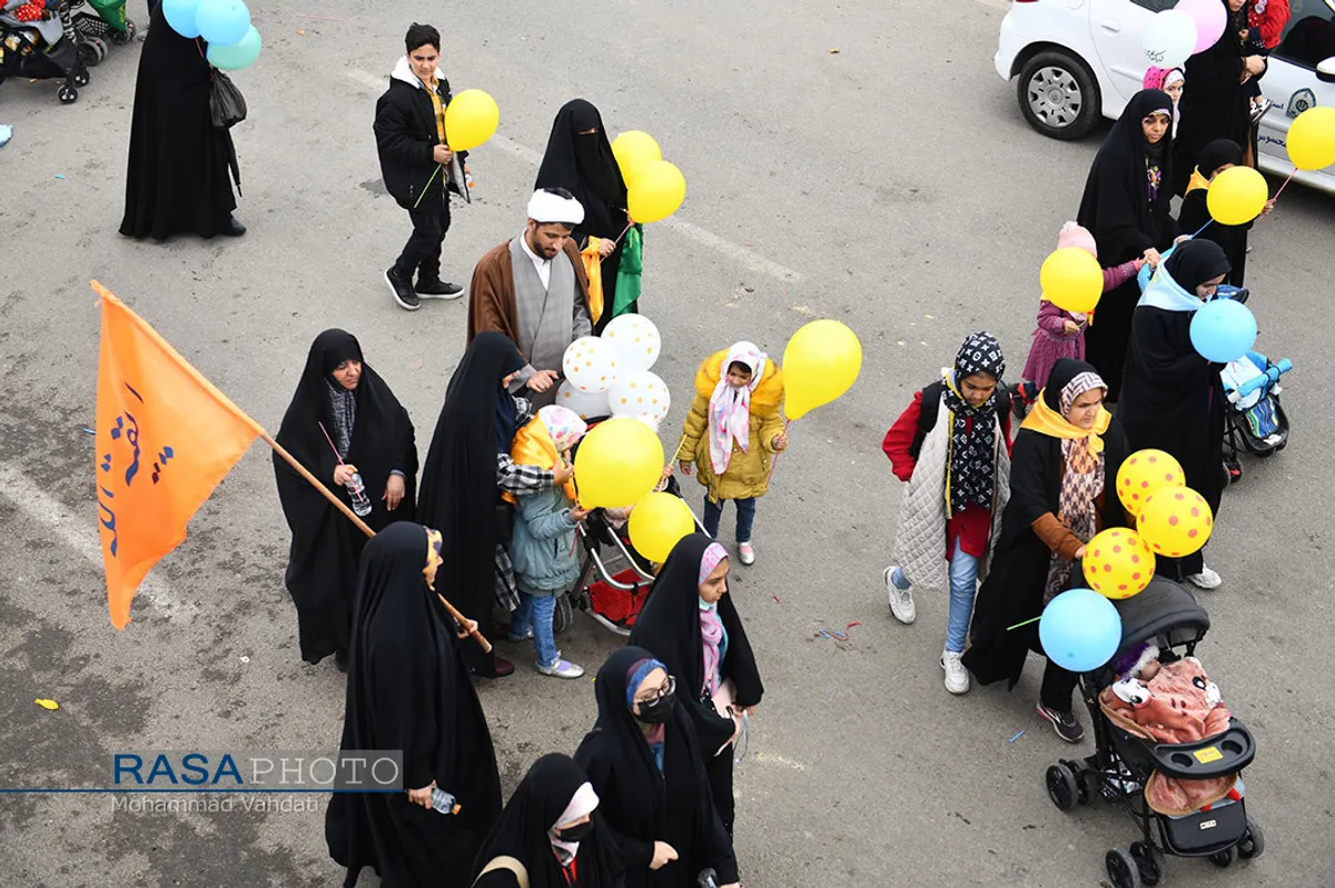 راهپیمایی کالسکه ای پدر و مادرها با عنوان "امید آینده"