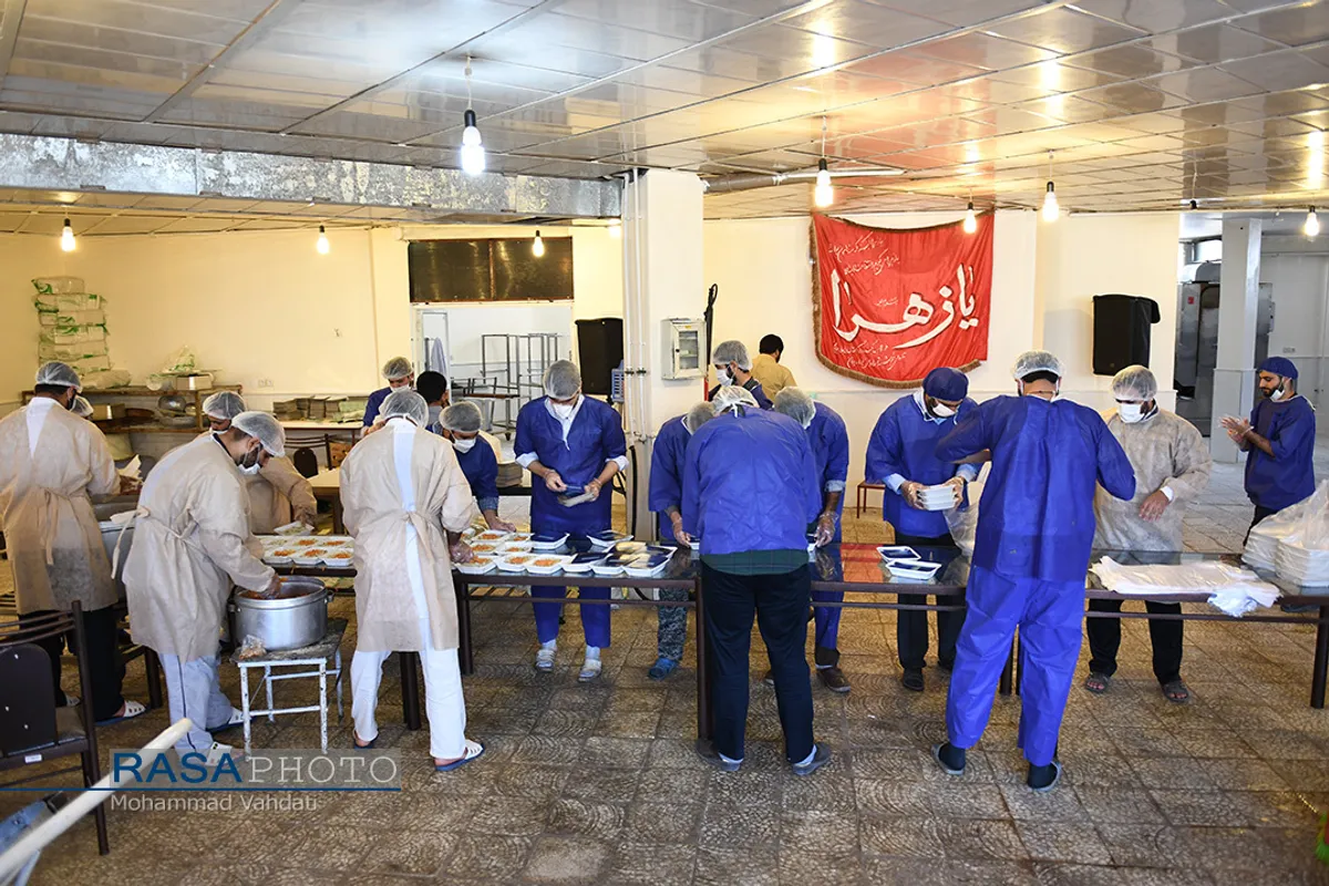 گزارش تصویری | سفره افطاری حضرت صاحب العصر (عج)