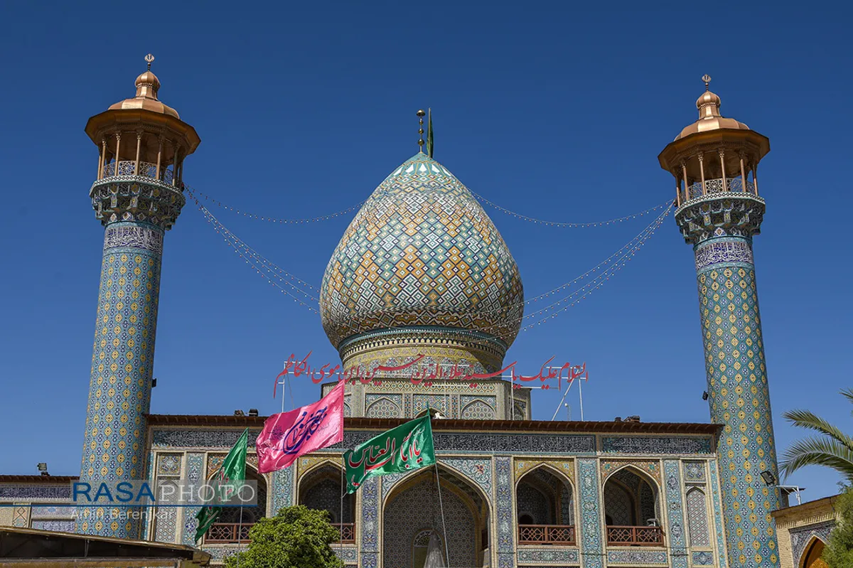 توزیع اقلام بهداشتی بین مجاورین حرم امامزاده سید علاالدین حسین (ع) شیراز