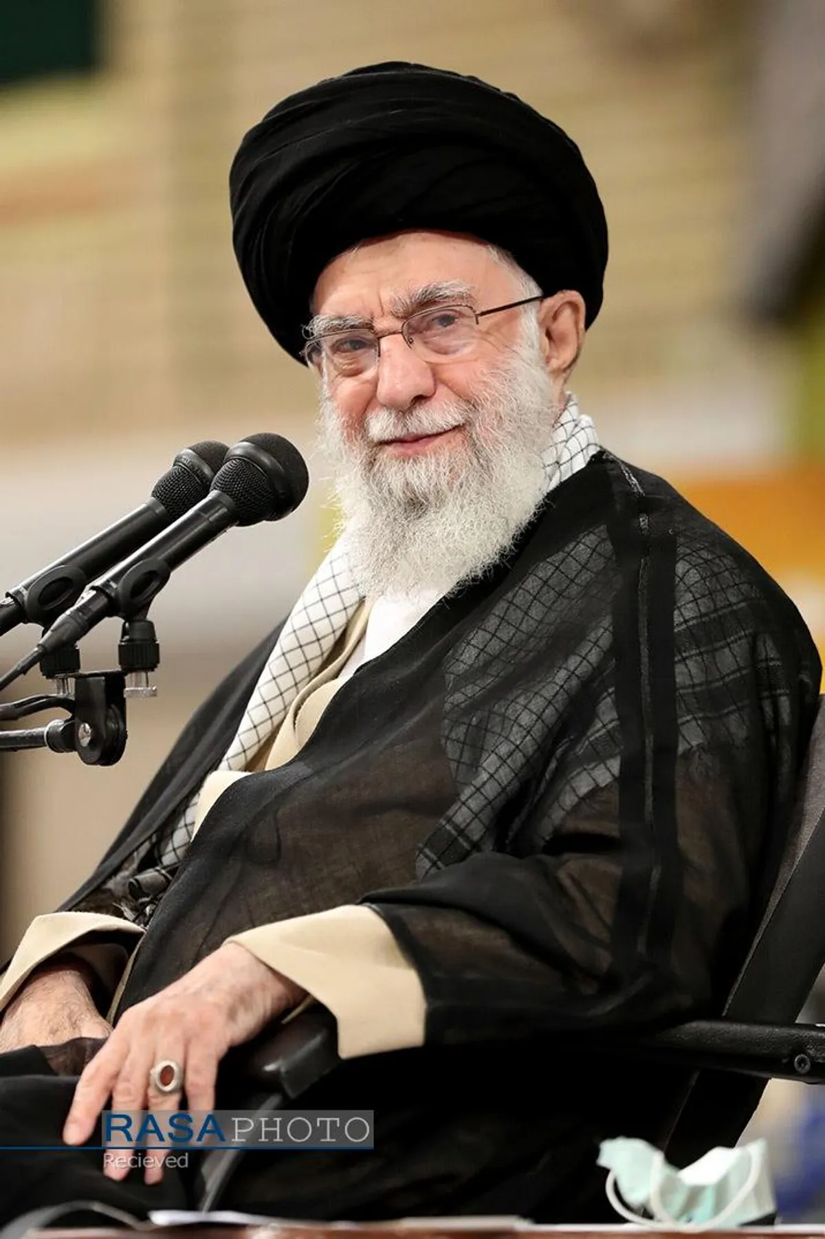 دیدار دانش&zwnj;آموزان و دانشجویان با مقام معظم رهبری
