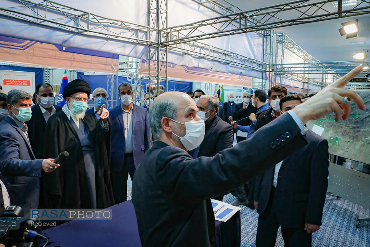 بازدید مقام معظم رهبری از نمایشگاه توانمندی&zwnj;های صنعتی