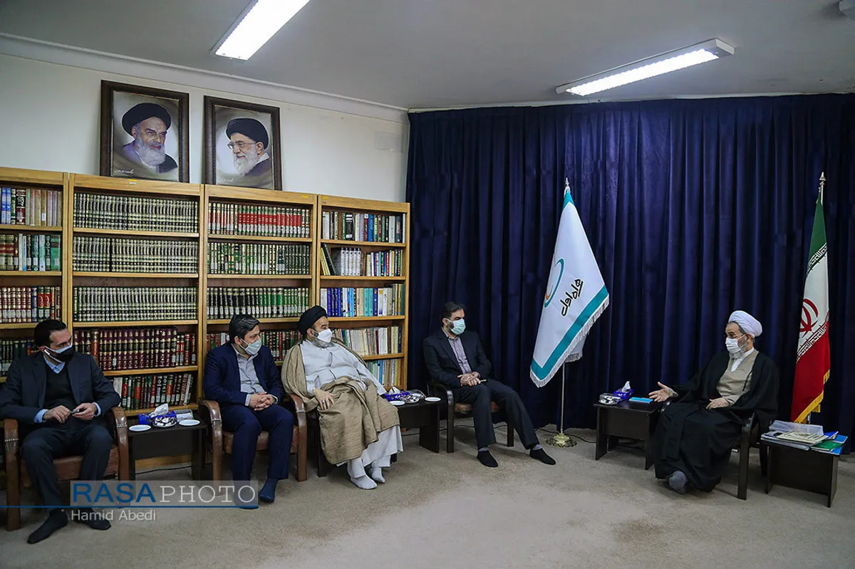دیدار مدیرعامل همراه اول با مدیر حوزه علمیه
