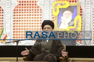بزرگداشت رهبر شهید از سوی حضرت آیت&zwnj;الله سبحانی در حرم بانوی کرامت
