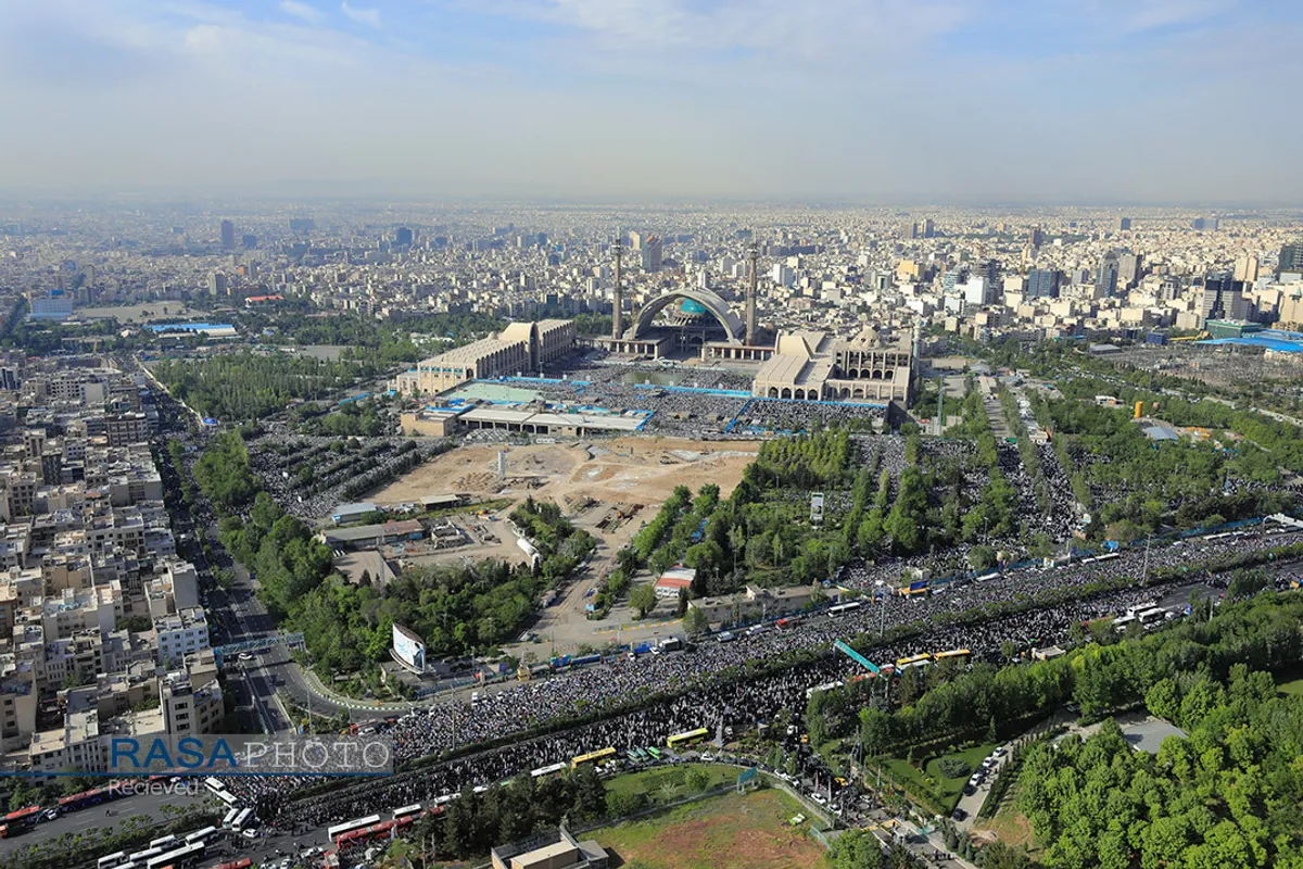 اقامه نماز عید فطر به امامت مقام معظم رهبری