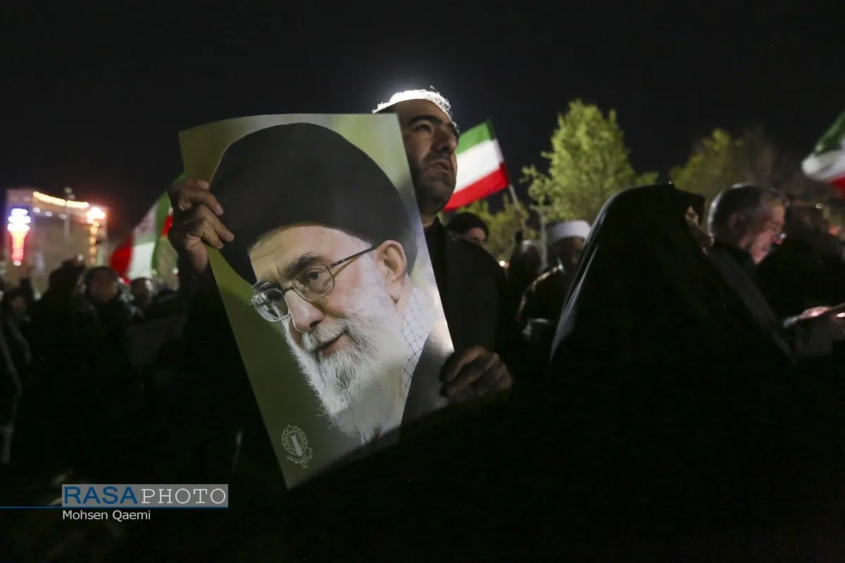 خروش انتقامی مردم قم در شب عزاداری شهادت امام خامنه&zwnj;ای (قدس&zwnj;سره)
