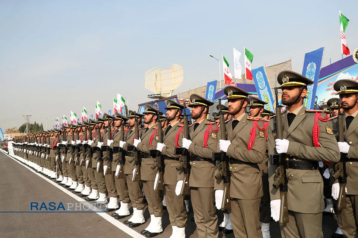 مراسم دانش&zwnj;آموختگی دانشجویان دانشگاههای افسری ارتش در دانشگاه خاتم&zwnj;الانبیاء(ص) با حضور رهبر انقلاب
