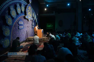 مناجات خوانی شب&zwnj;های ماه مبارک رمضان در هیئت فاطمیون قم