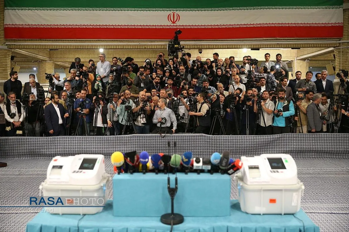 مشارکت رهبر انقلاب در دور دوم انتخابات مجلس شورای اسلامی
