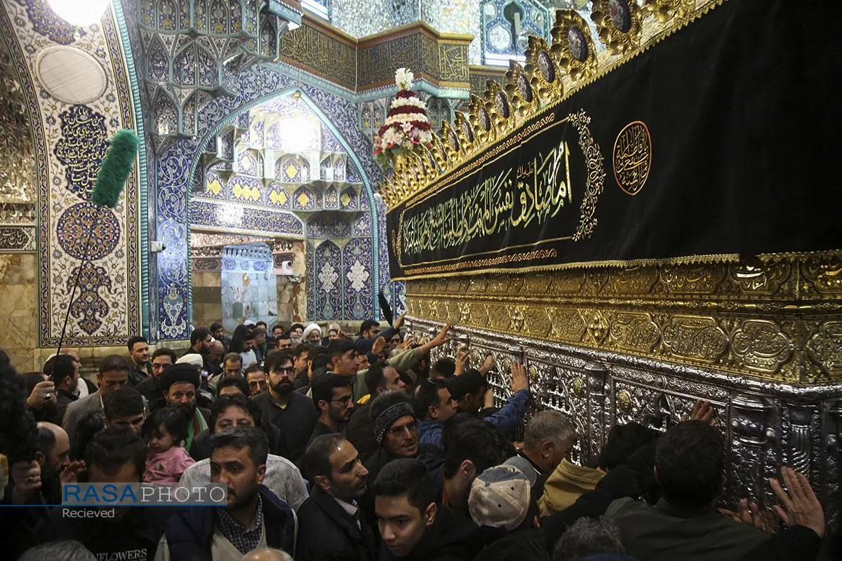 لحظه تحویل سال ۱۴۰۵ در حرم حضرت فاطمه معصومه (س)