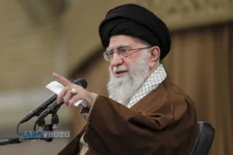 دیدار تولیدکنندگان و فعالان اقتصادی بخش خصوصی با رهبر انقلاب