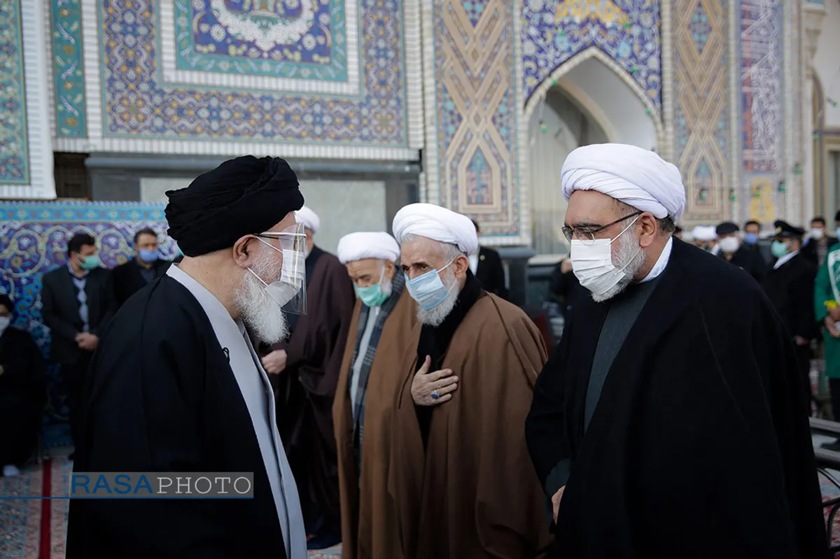 تشییع پیکر علامه آیت&zwnj;الله محمدتقی مصباح یزدی در حرم امام رضا (علیه السلام)