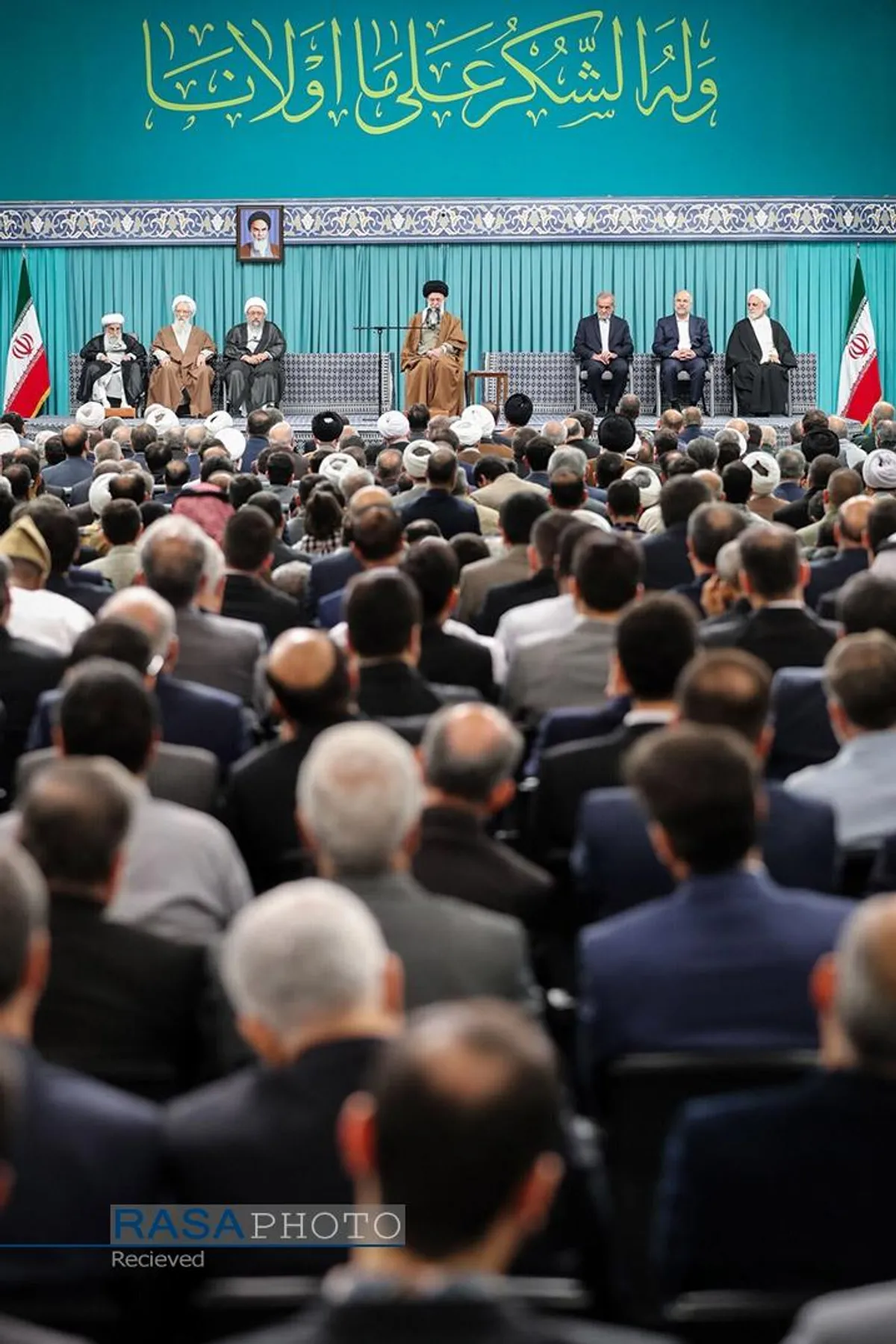 دیدار مسئولان نظام و سفرای کشورهای اسلامی با رهبر معظم انقلاب