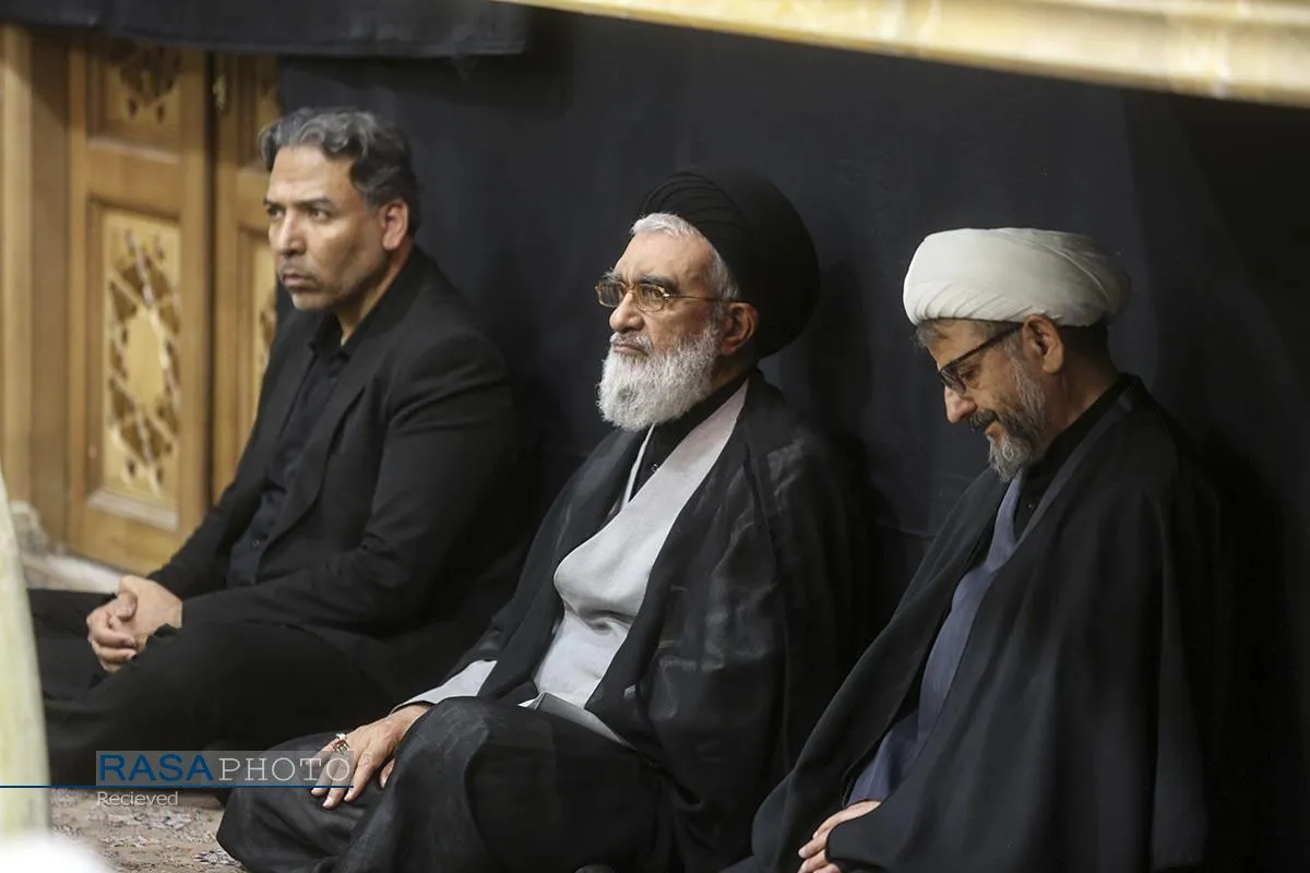 لحظه تحویل سال ۱۴۰۵ در حرم حضرت فاطمه معصومه (س)