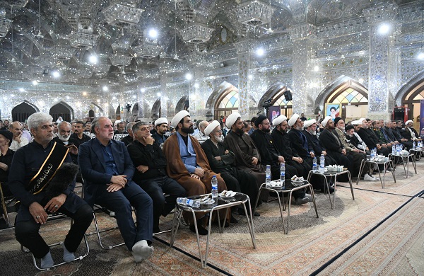 مراسم بزرگداشت قائد شهید با حضور علما و روحانیون شیراز برگزار شد+ تصاویر مراسم بزرگداشت قائد شهید با حضور علما و روحانیون شیراز برگزار شد+ تصاویر