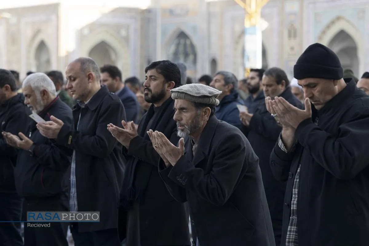 اقامه نماز عید سعید فطر در حرم مطهر رضوی
