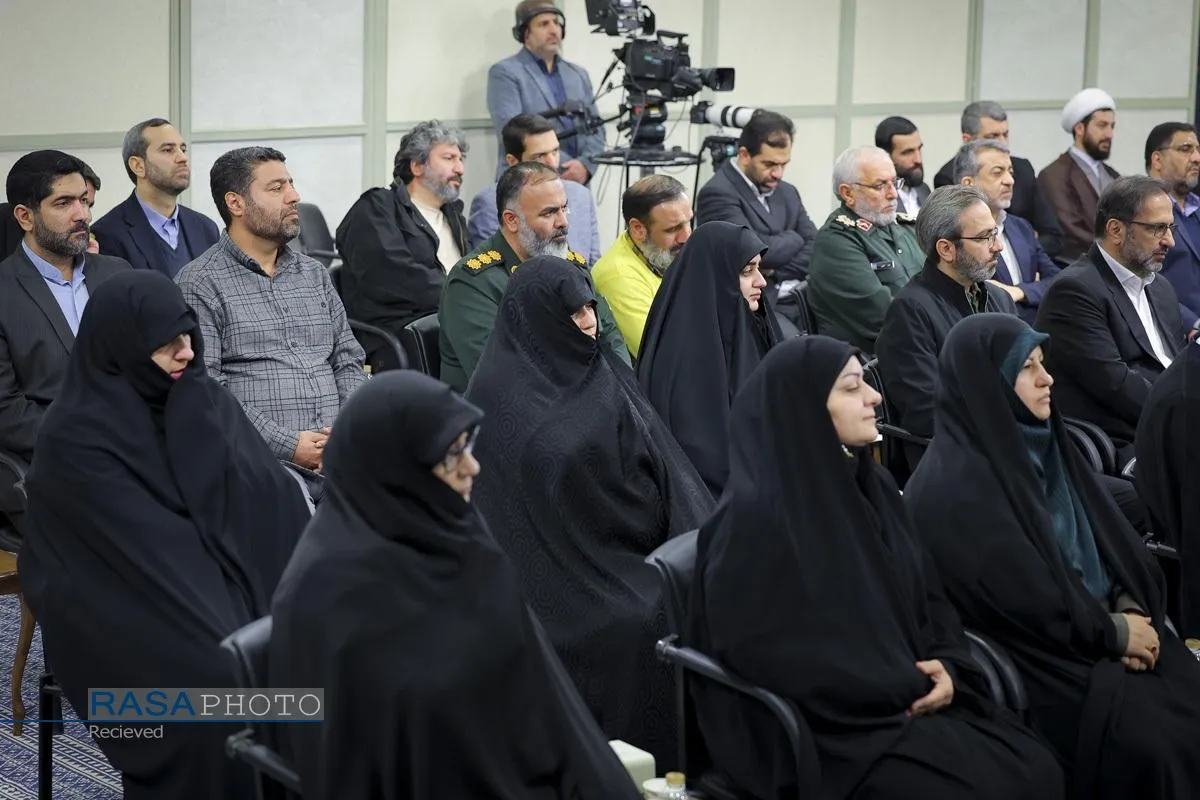 دیدار دست&zwnj;اندرکاران کنگره شهدای استان البرز با رهبر معظم انقلاب