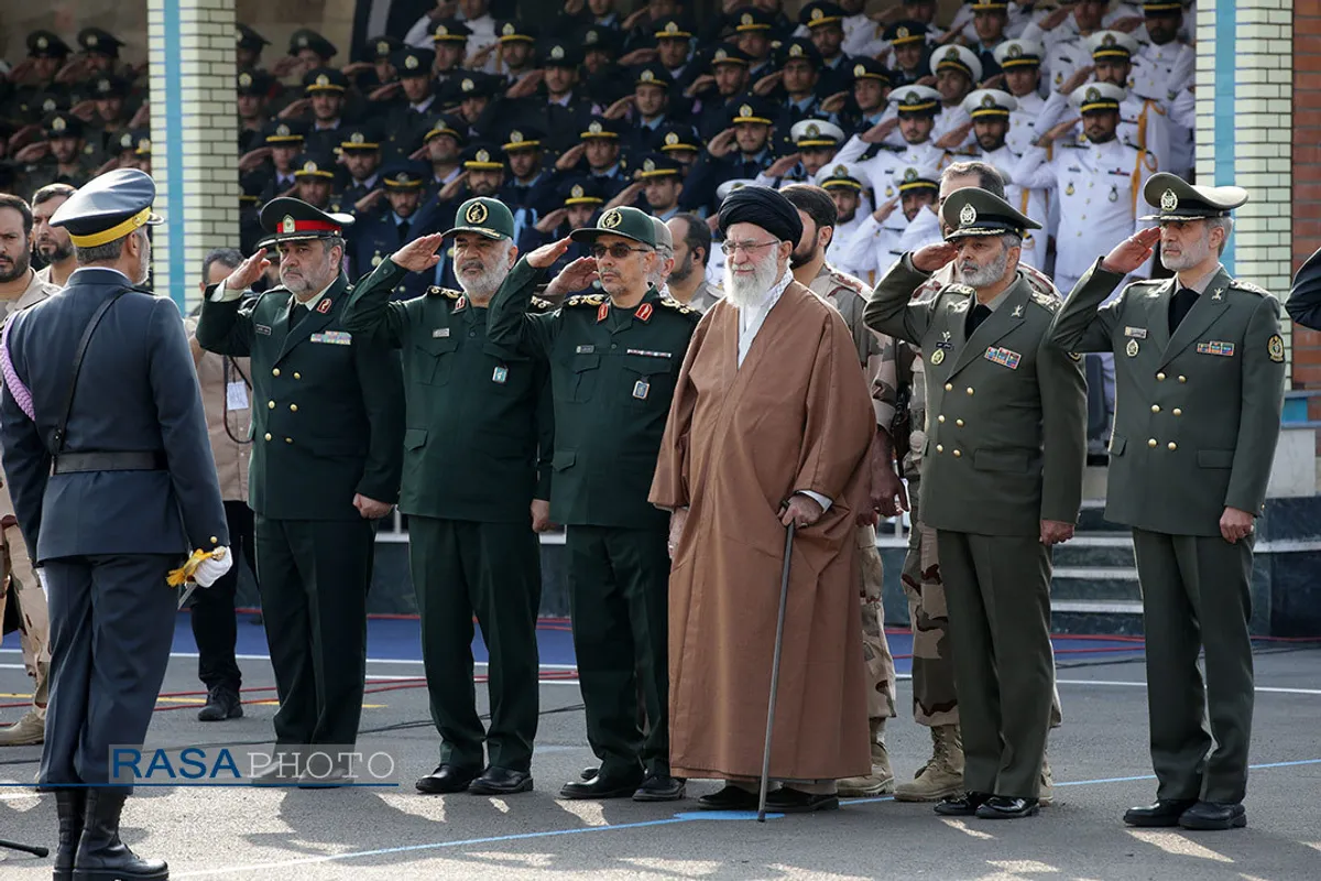 مراسم دانش&zwnj;آموختگی دانشجویان دانشگاههای افسری ارتش در دانشگاه خاتم&zwnj;الانبیاء(ص) با حضور رهبر انقلاب